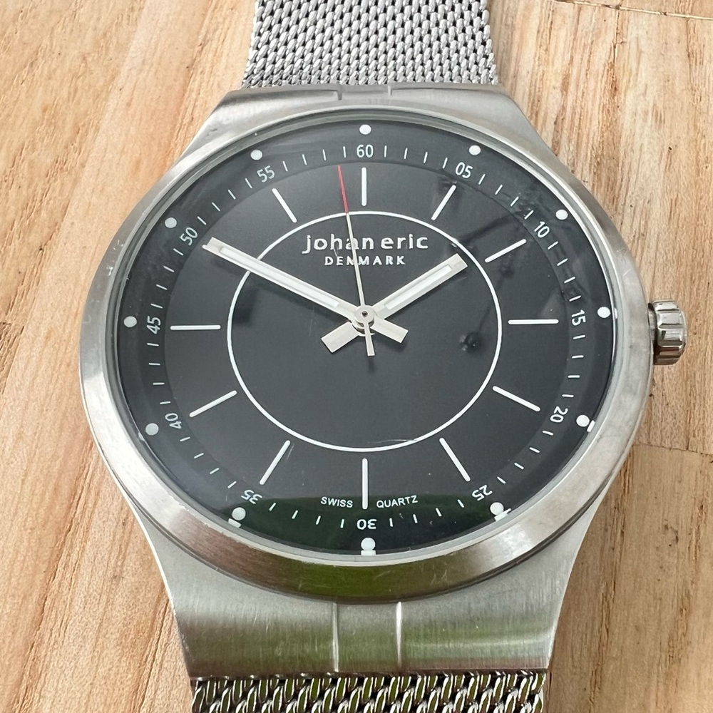 Johan Eric Denmark black dial stainless steel Swiss dress watch NEW BATTERY